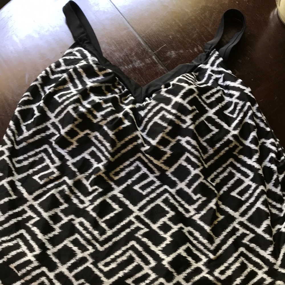 Apt 9 tankini top size 22 W